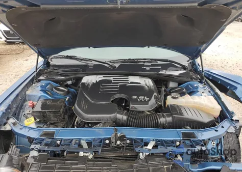 2022 Dodge Challenger Sxt z USA, uszkodzony, nr VIN 2C3CDZAG8NH132190